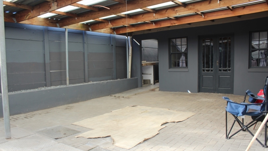 4 Bedroom Property for Sale in Avondale Western Cape